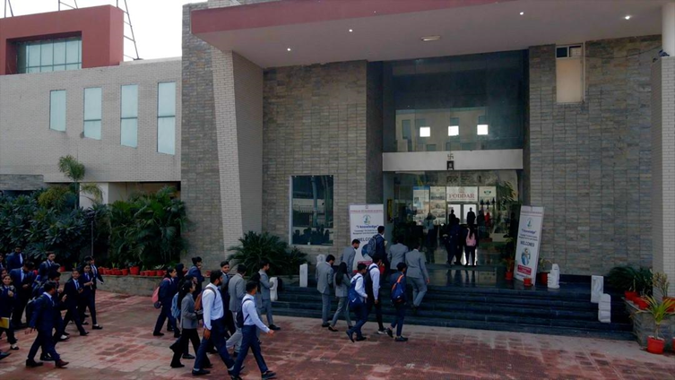 https://www.poddarbschool.com/