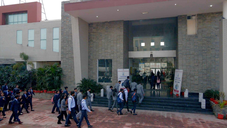 https://www.poddarbschool.com/