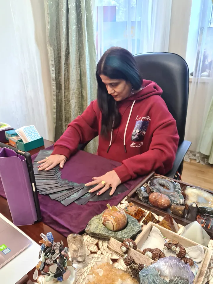 Best Tarot Card Reader in Auckland and Bandung