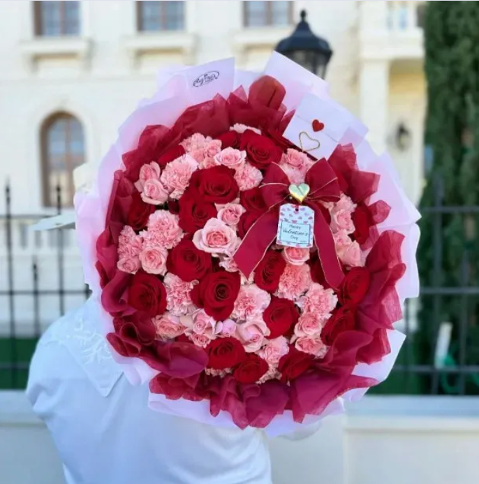Valentine gifts and flowers