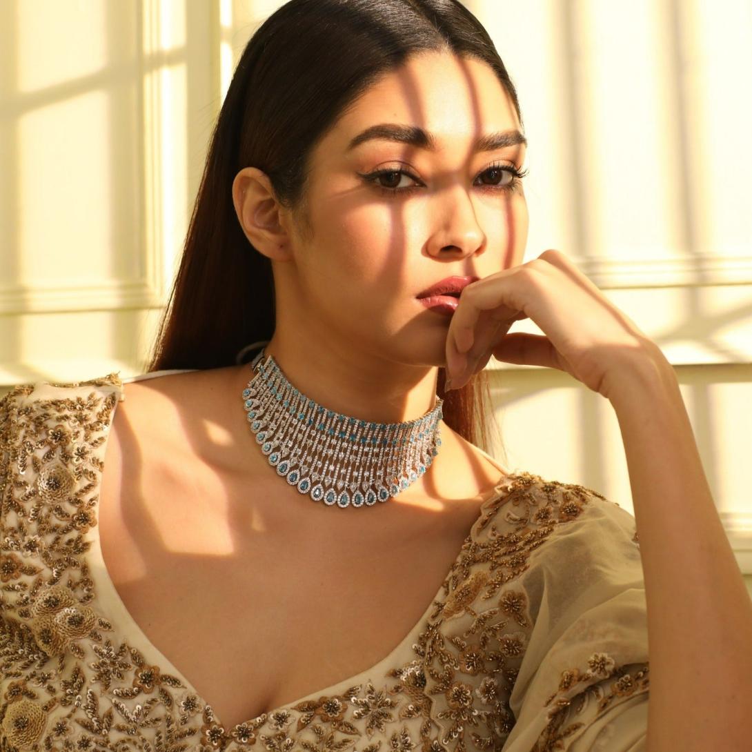 silver choker